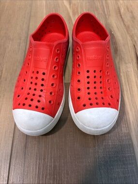 Native Kids Slip-On Water Shoes in Red Size C13